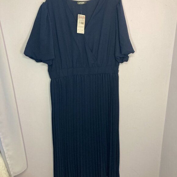BTFBM Dress, NWT, Size XL - Picture 12 of 15
